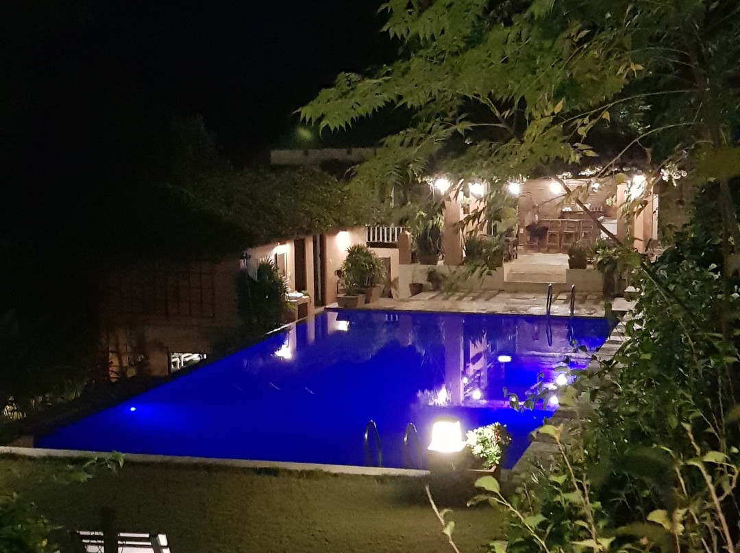 Summit River Lodge at Brigand's Bend主图