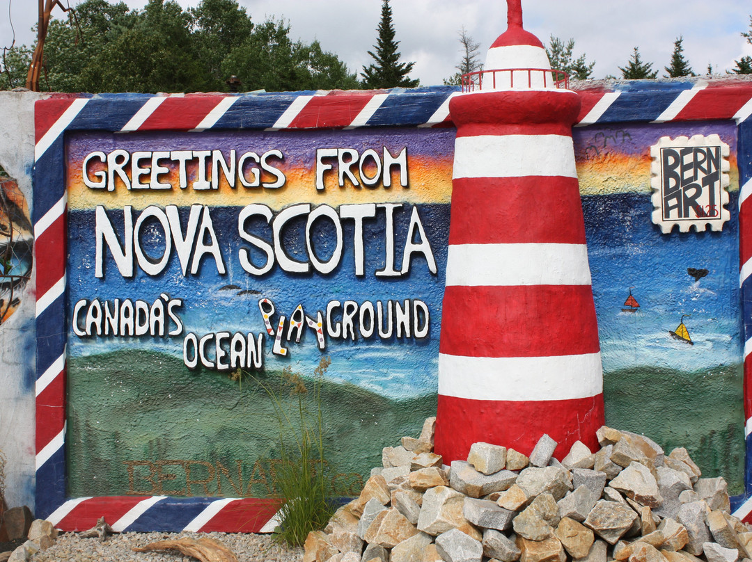 West Northfield旅游景点-BernArt Maze