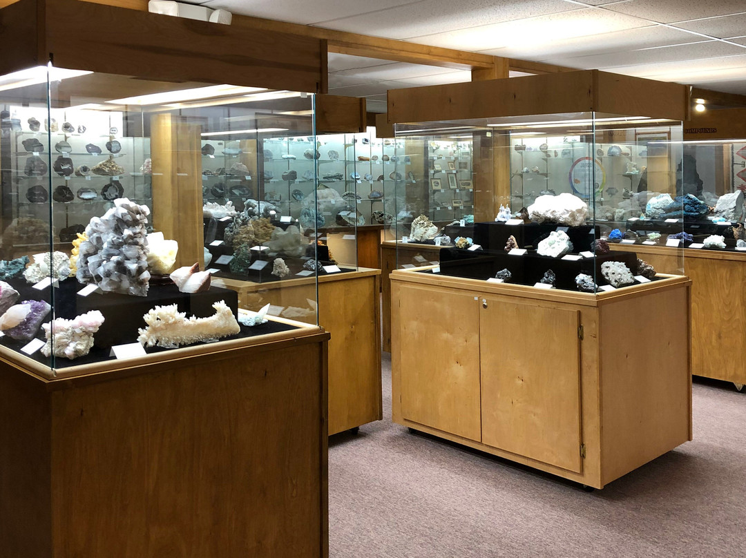 Crater Rock Museum景点图片