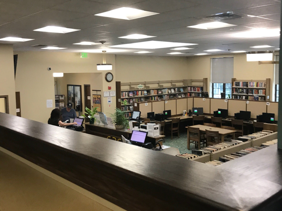 Commack Public Library