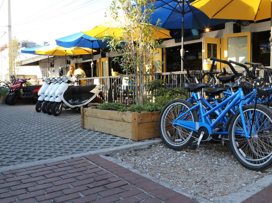 JV Rent'All-基韦斯特必去景点