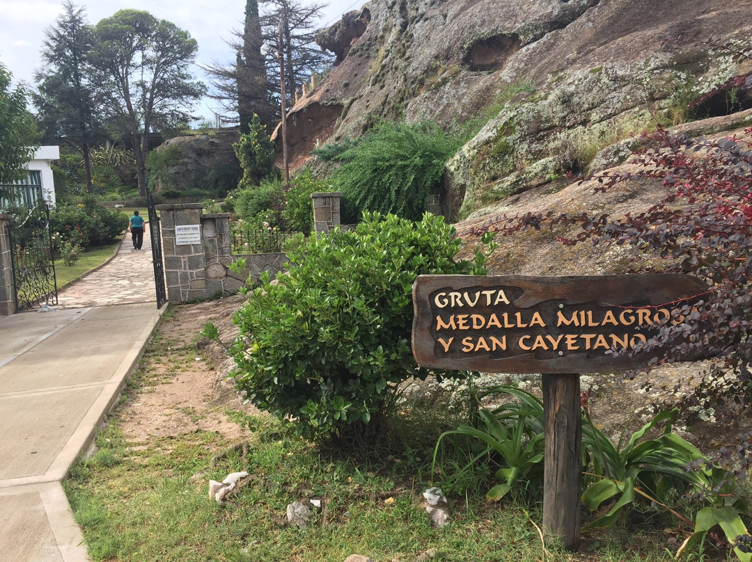 Gruta de la Virgen de la Medalla Milagrosa景点图片