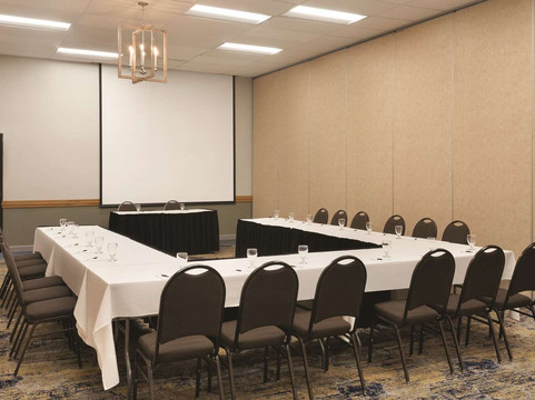 Spark By Hilton Ames主图