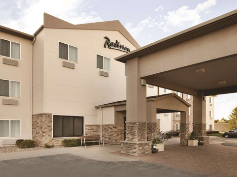 Spark By Hilton Ames主图