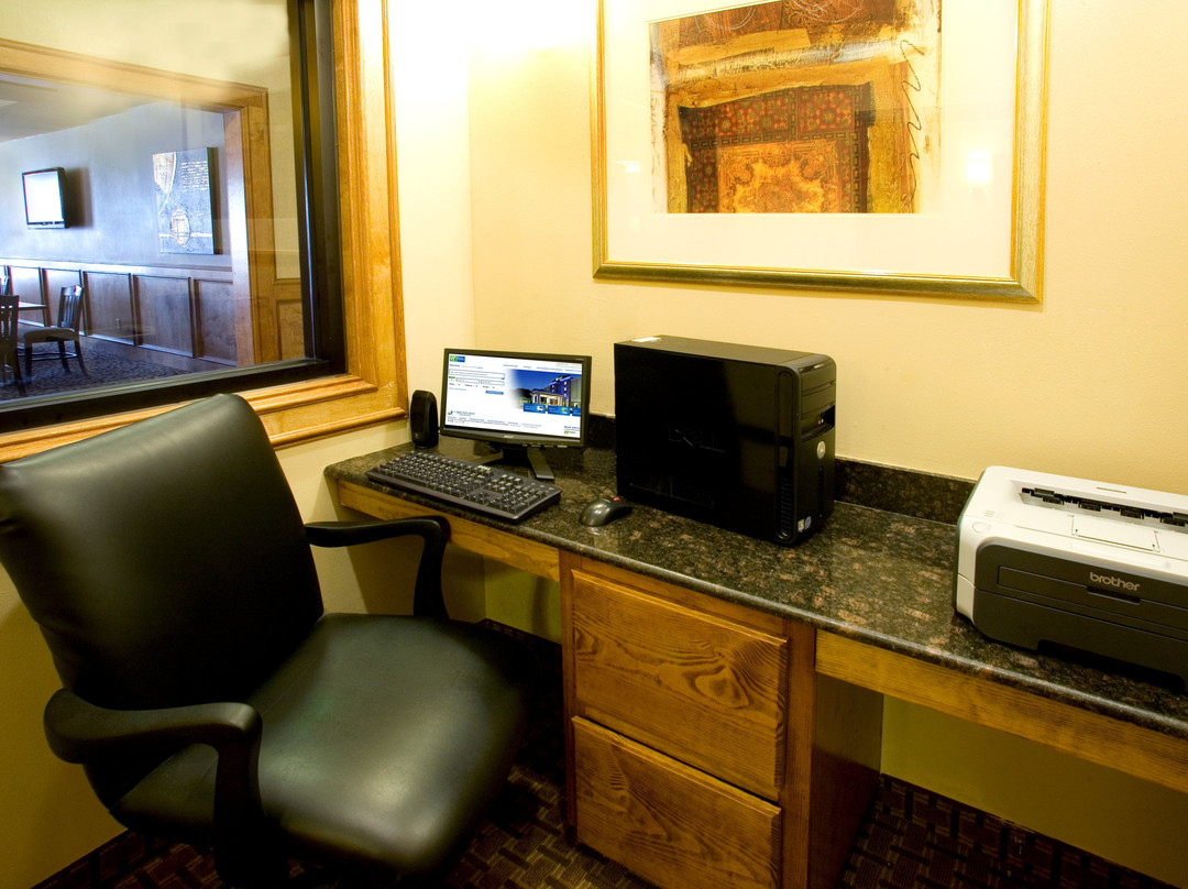 Holiday Inn Express & Suites Kingsville By IHG主图