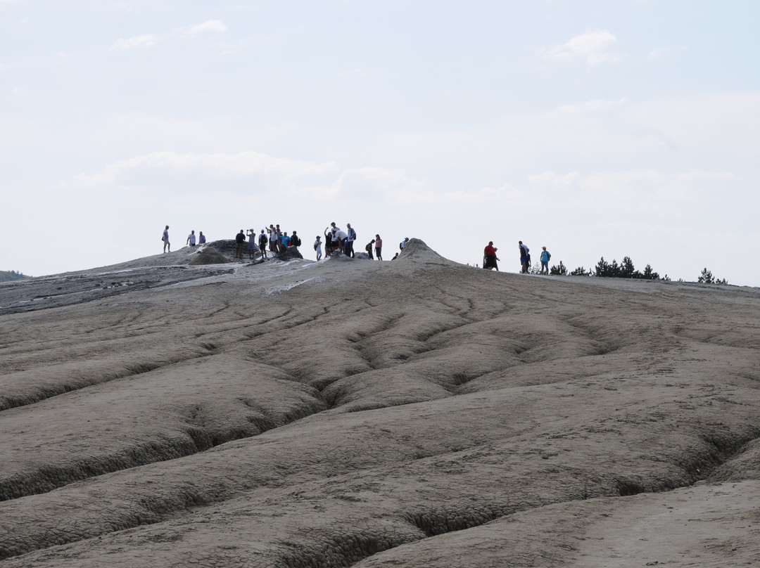 Berca Mud Volcanoes景点图片
