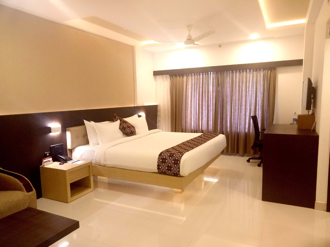 Hotel Savithri主图