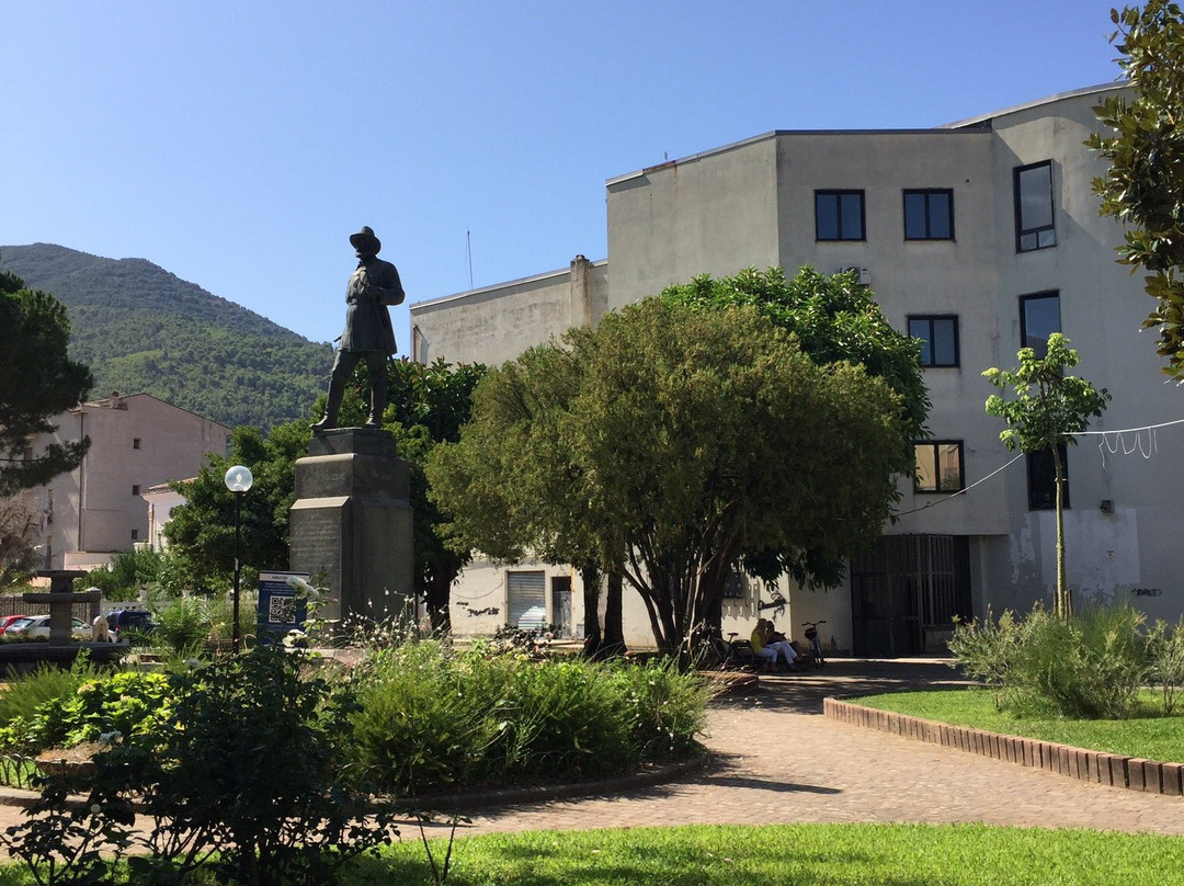 Bronze Statue of Carlo Pisacane景点图片