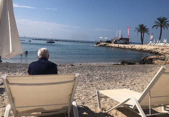 Bay Star Beach Restaurant & Beach-圣洛朗迪瓦尔必去景点