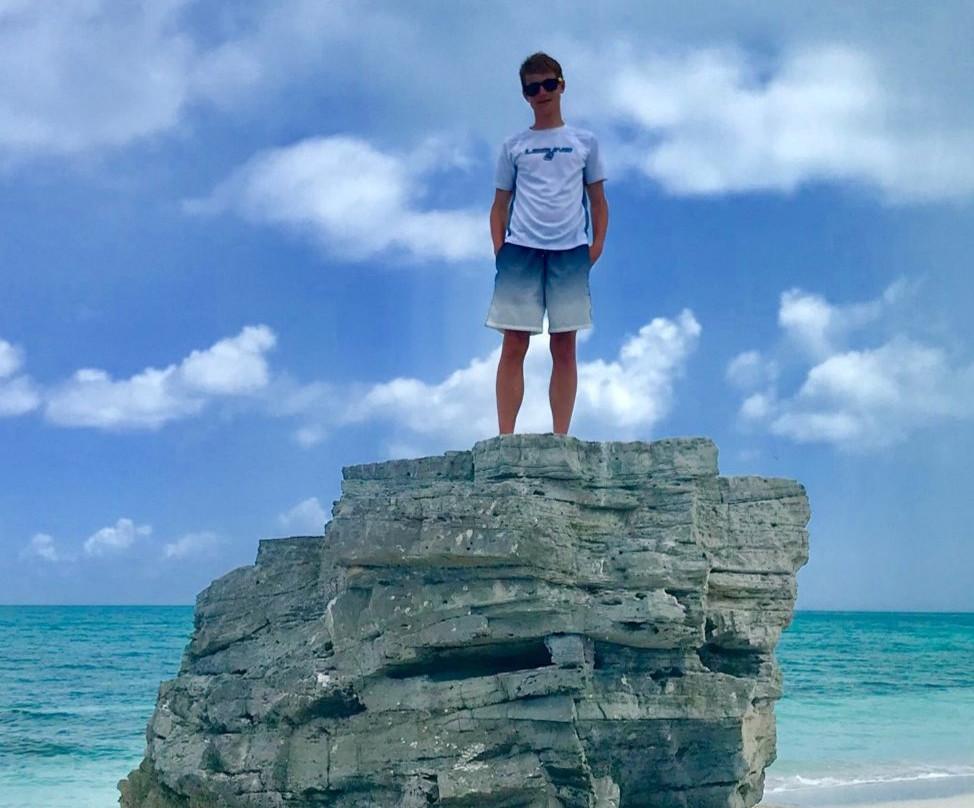 Half Moon Bay-普罗维登西亚莱斯必去景点