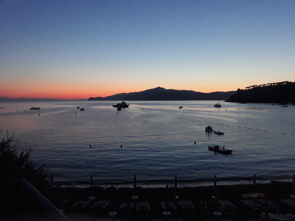 Spiaggia di Pareti景点图片