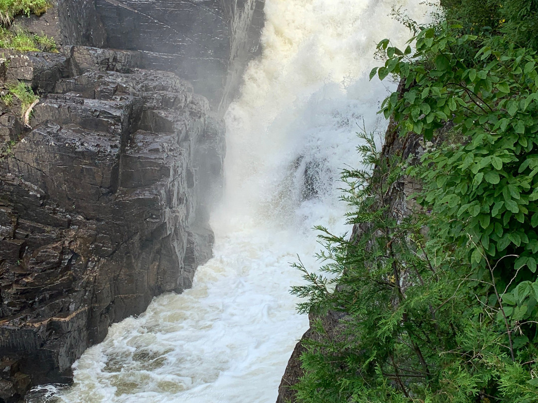 Chute Jean-Larose-博普雷必去景点