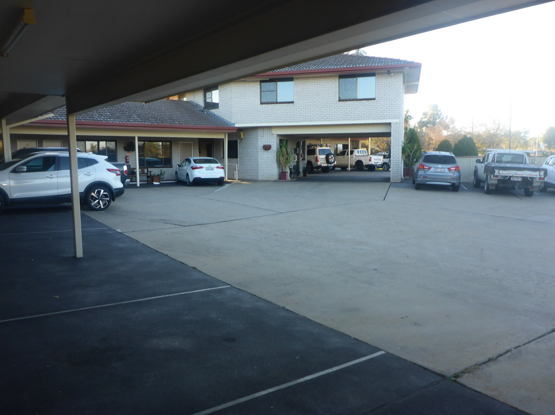 蓝宝石城市汽车酒店主图