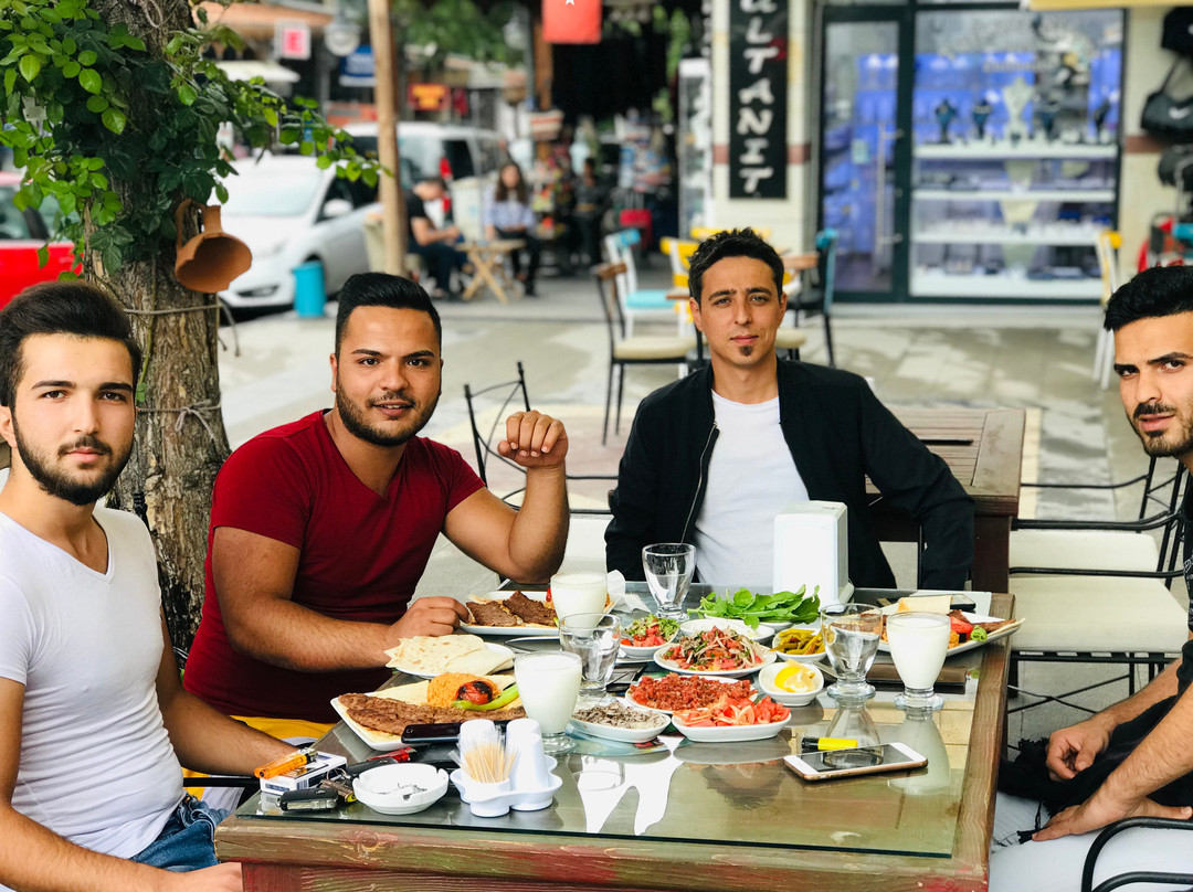 Antep Sofrasi Testi Kebap