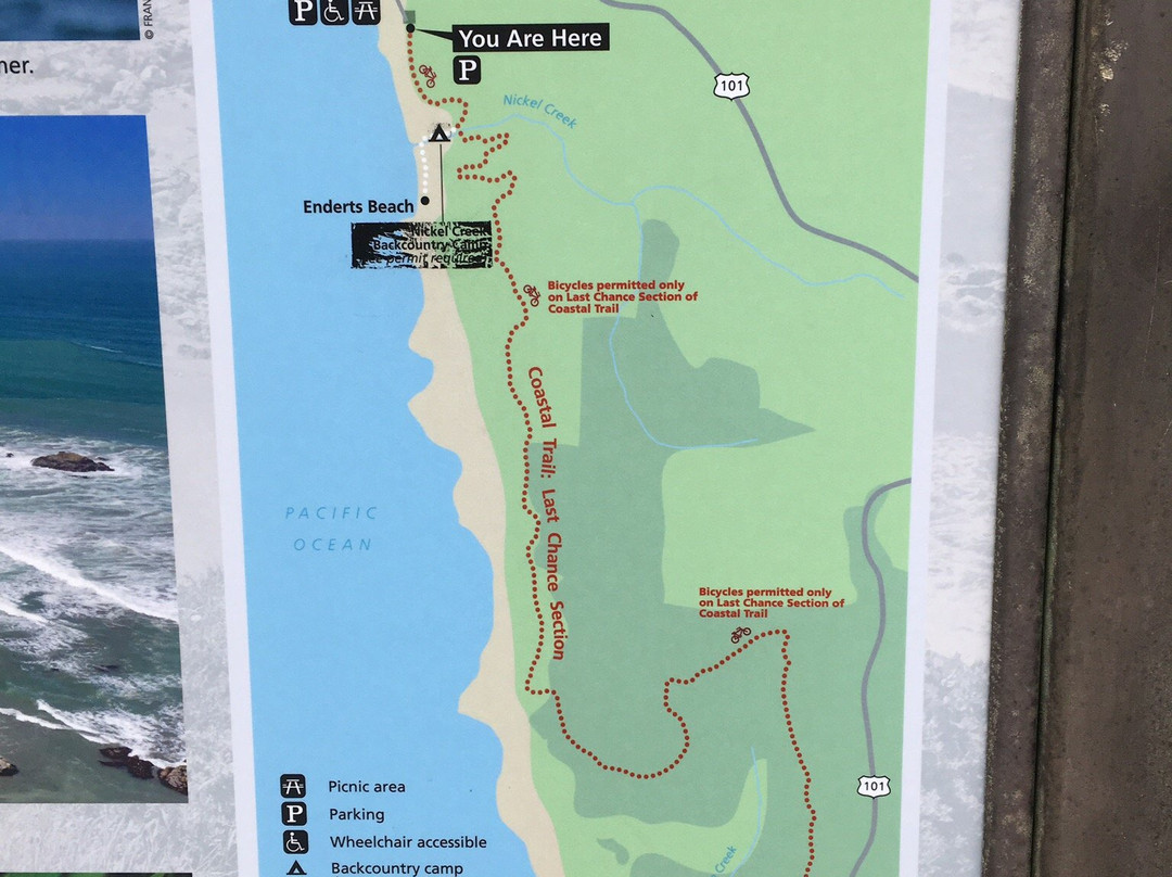 Crescent Beach Overlook景点图片