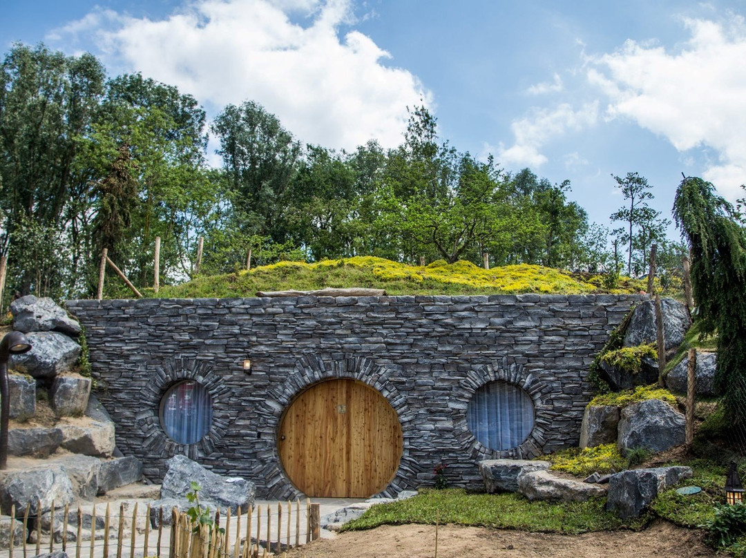 Full Moon Lodges