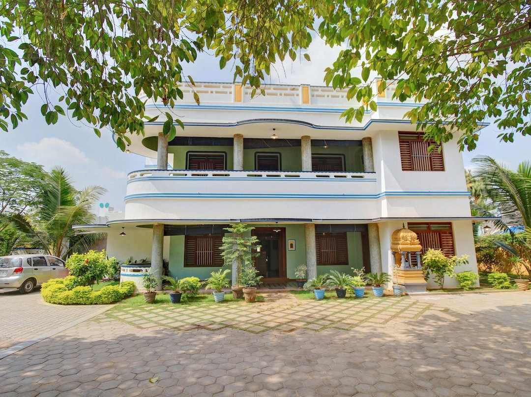 OYO 8928 Les Boganveillea主图