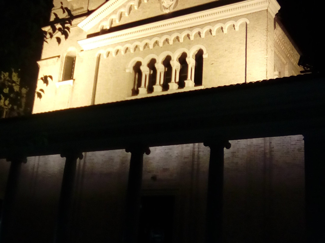 Chiesa di Sant'Agnese-Pineto必去景点