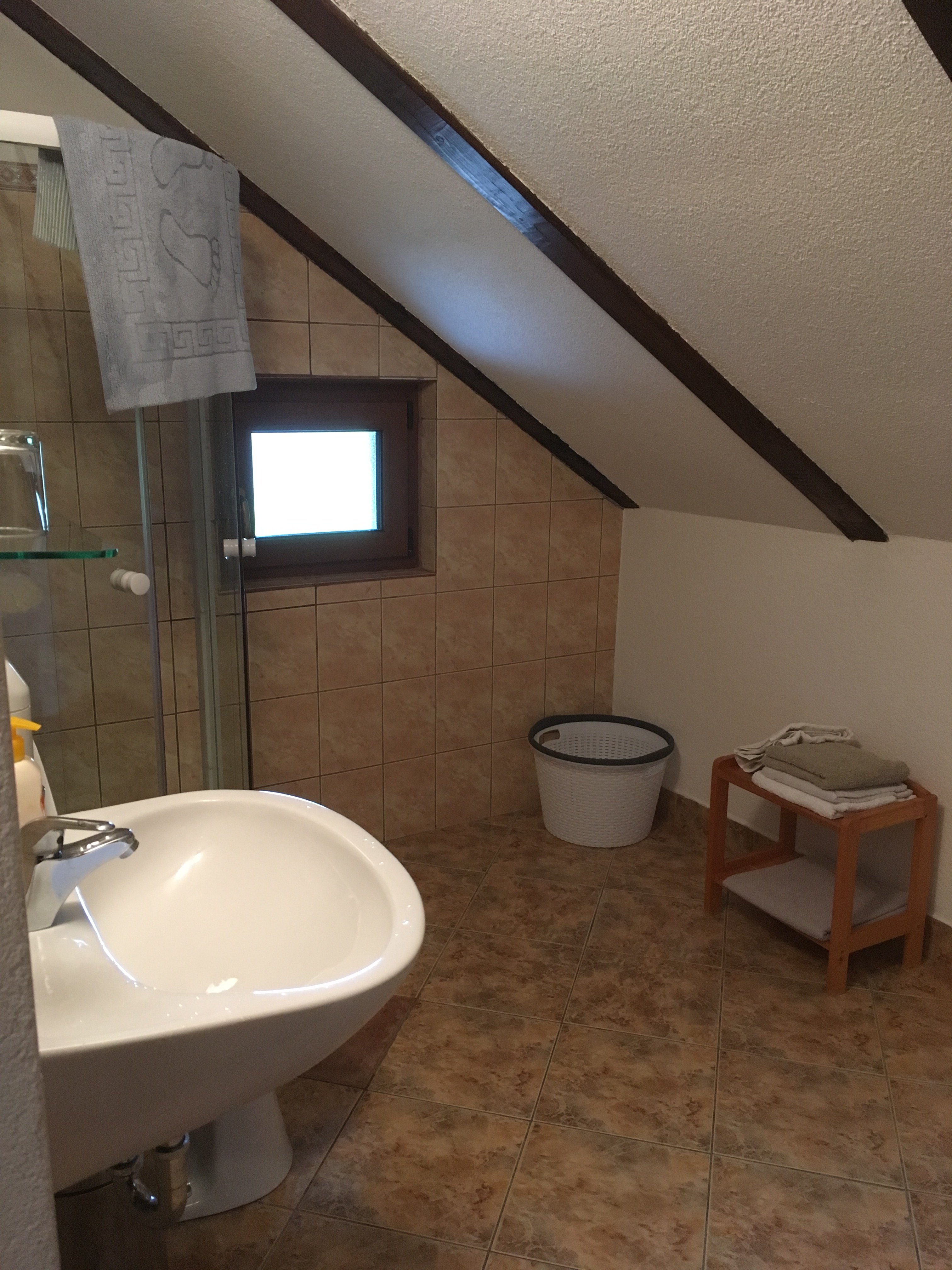 Sixteen Lakes Guest House-浴室