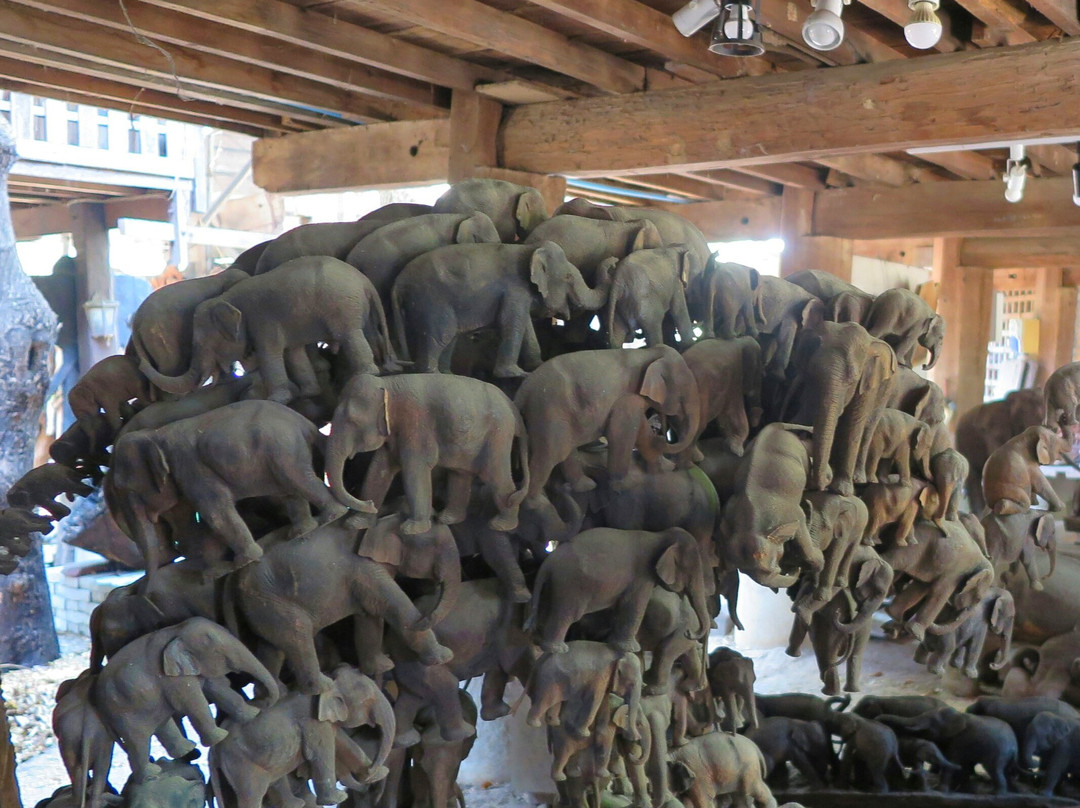Baan Jang Nak - A Museum of Elephant Wood Carvings景点图片