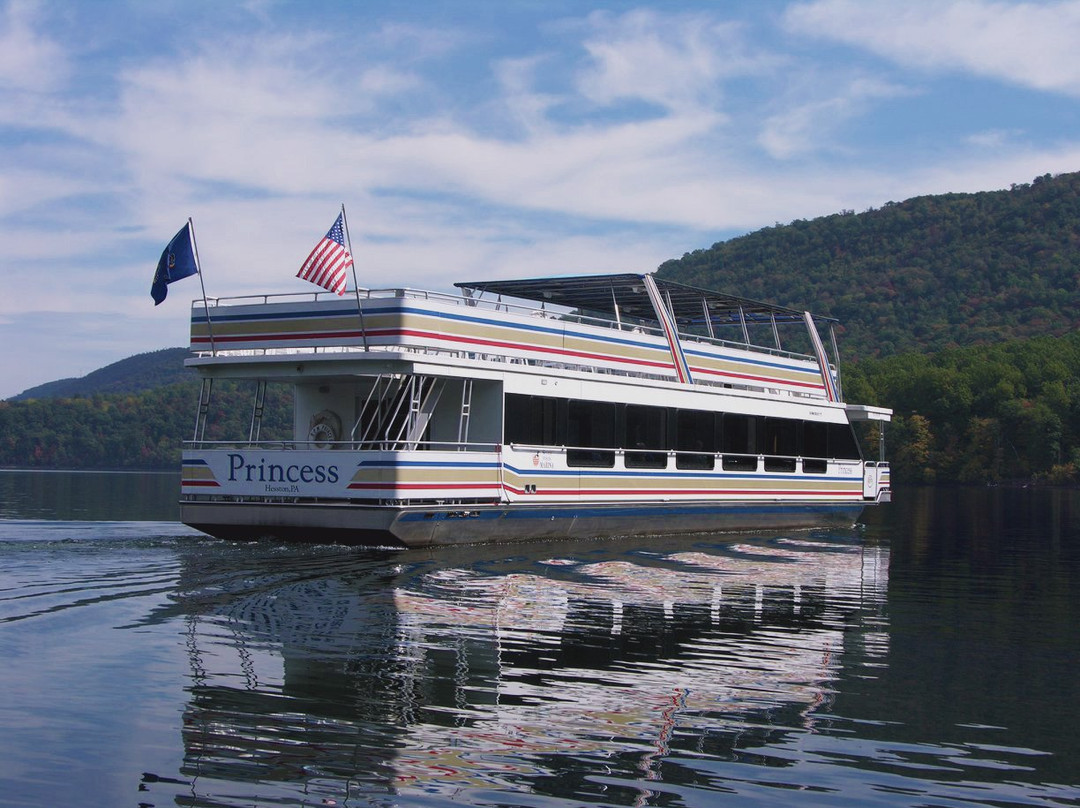 Tygart Lake Cruises景点图片