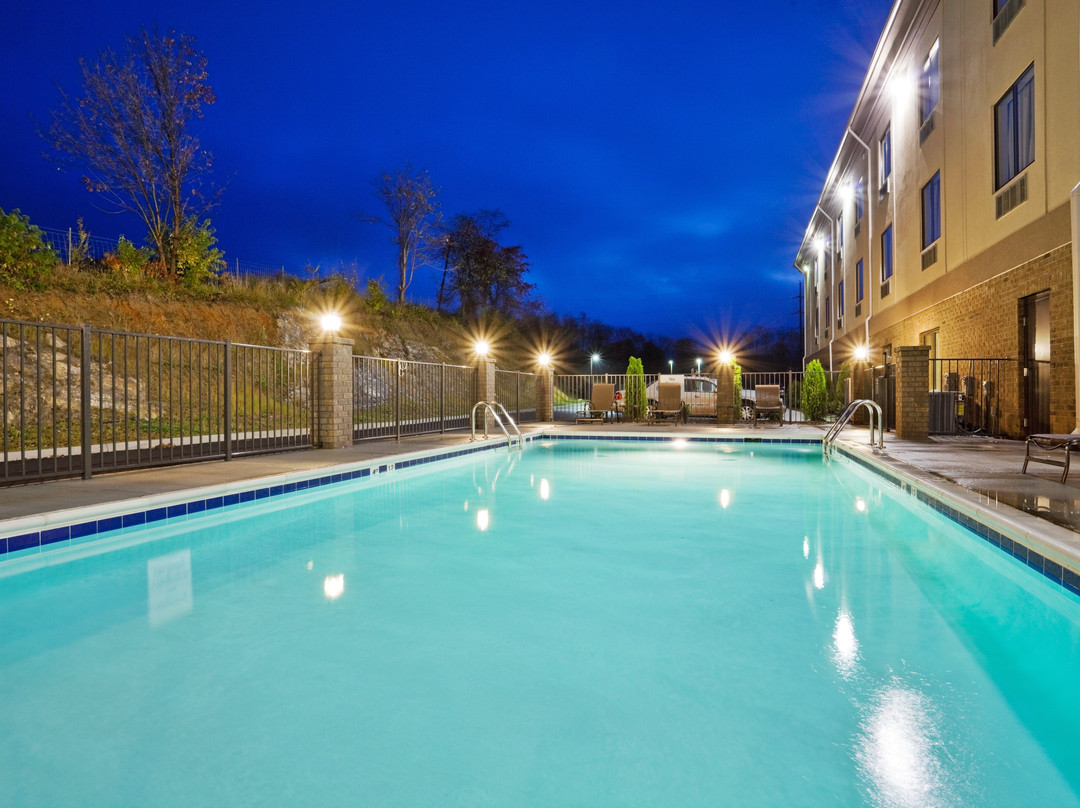 Holiday Inn Express Troutville - Roanoke North by IHG主图