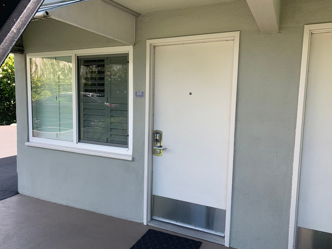 拉阿文尼达旅馆主图