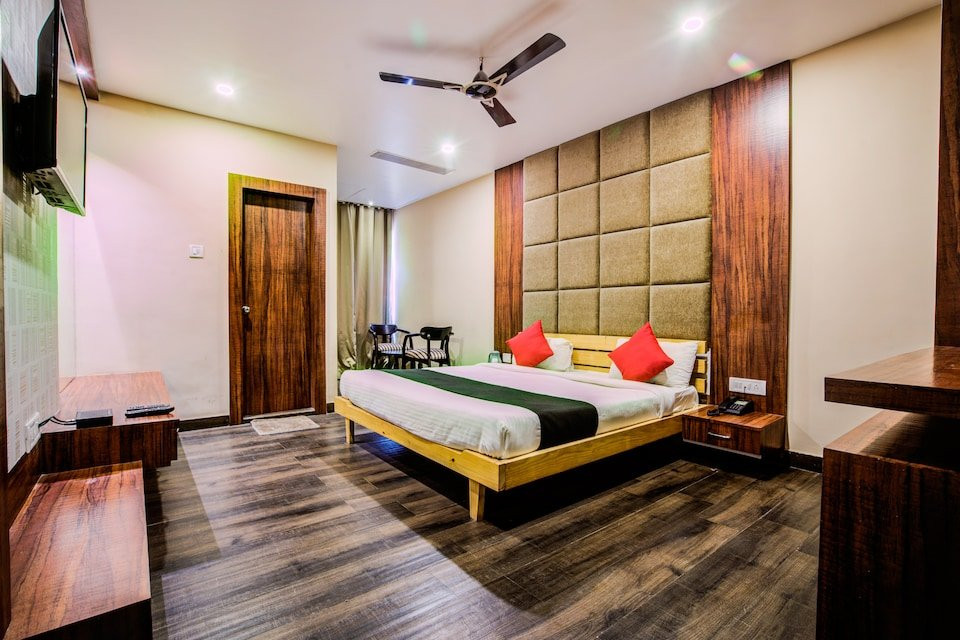 Capital O 35367 Hotel West Inn