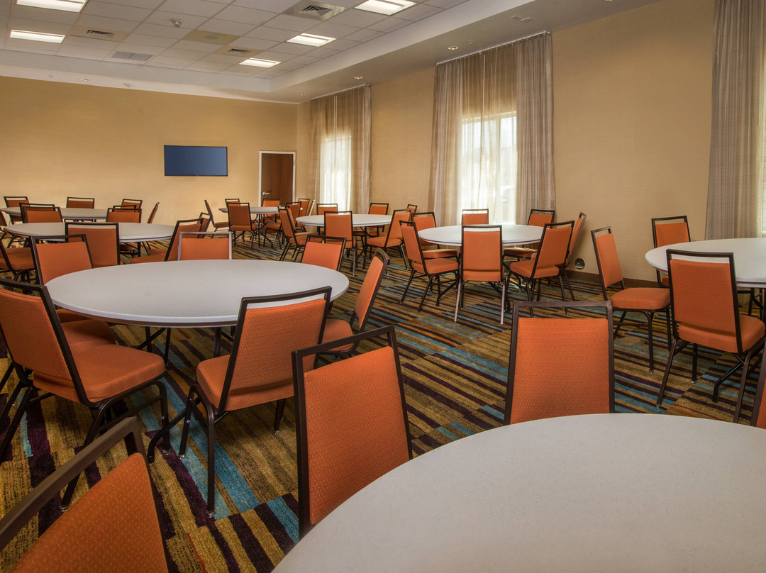 Fairfield Inn and Suites Washington主图