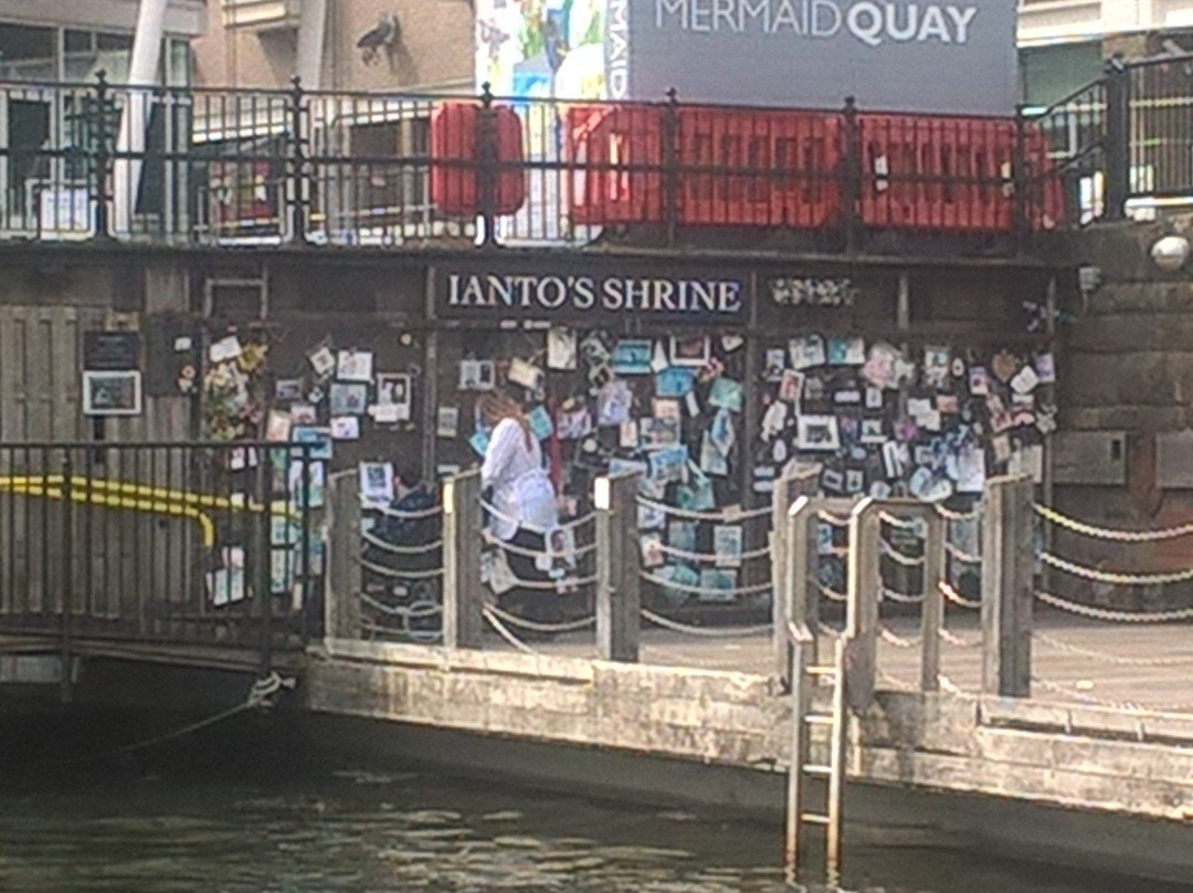 Ianto's Shrine-卡迪夫必去景点