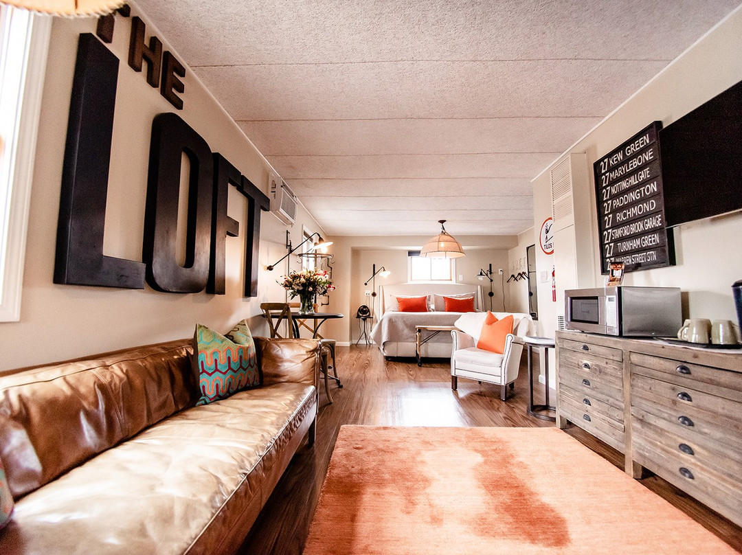 Small Batch Lodging主图