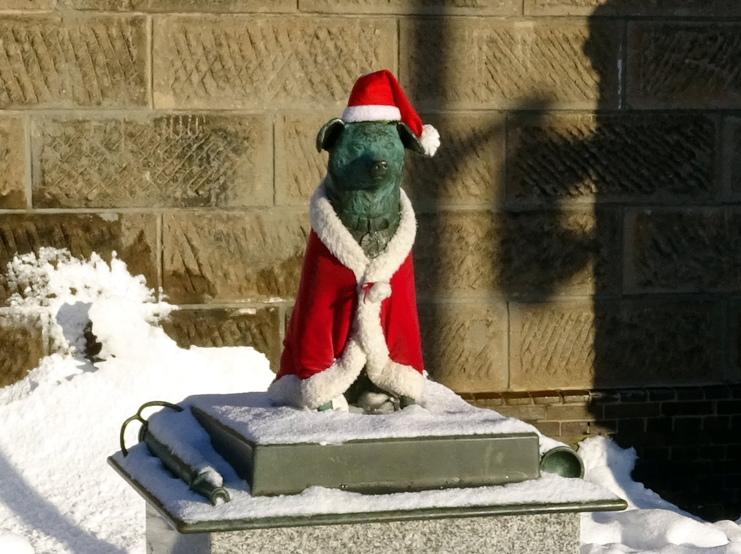Firefighter Dog Bunko Statue-小樽市必去景点