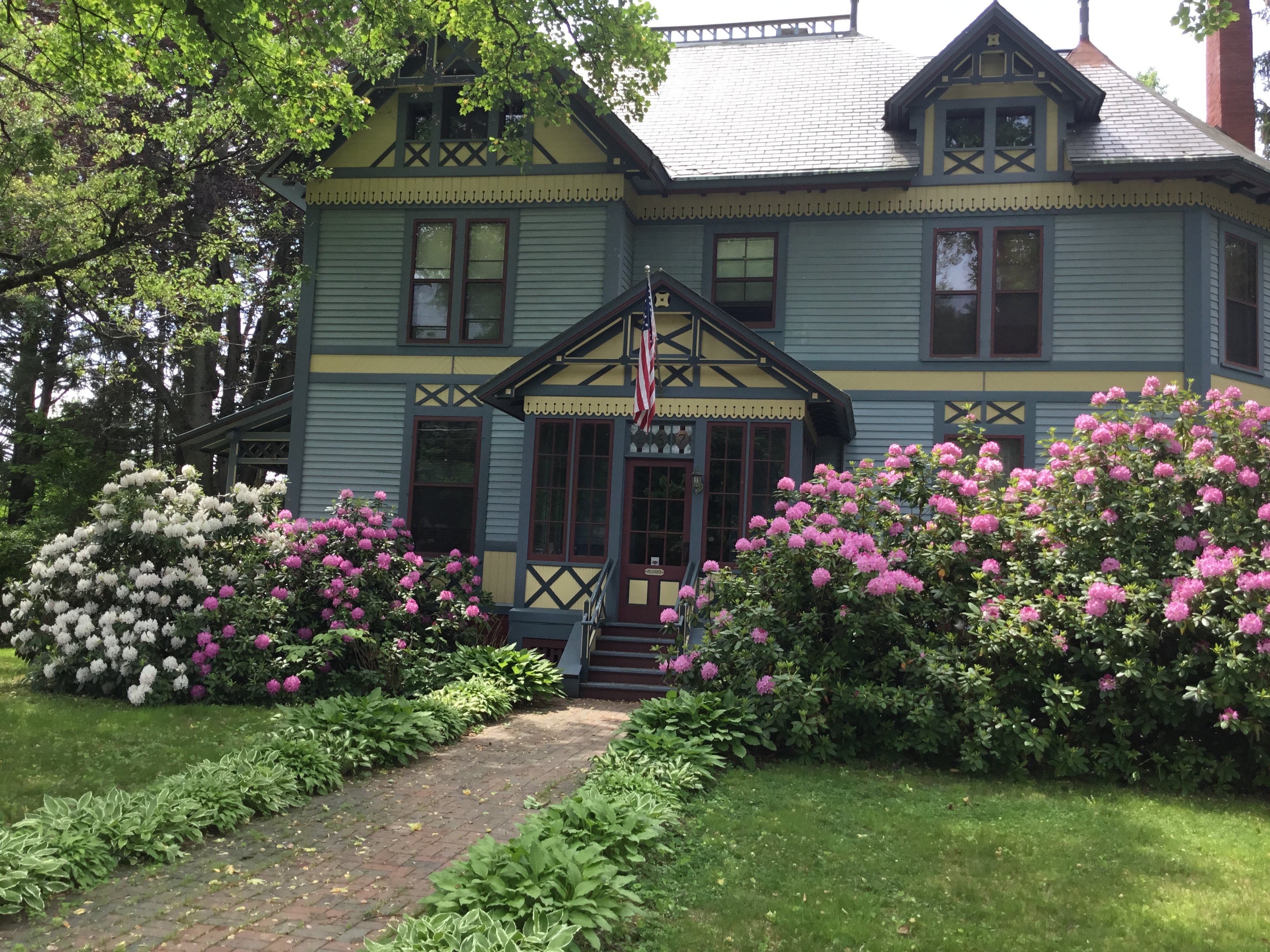 Amherst Inn-官方