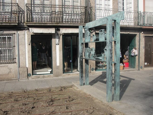 Monumento a Gil Vicente-吉马良斯必去景点