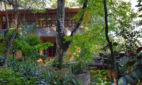 康提银豹旅馆主图