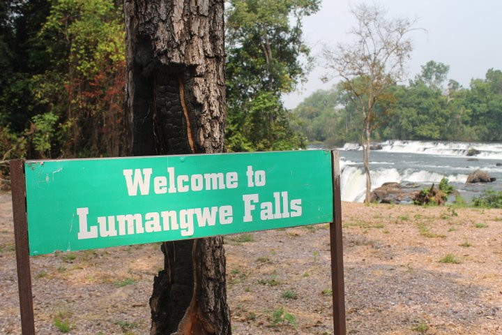 Lumangwe Falls景点图片