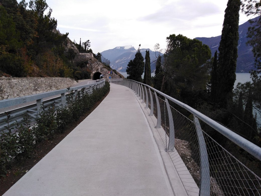 Ciclopista del Garda景点图片