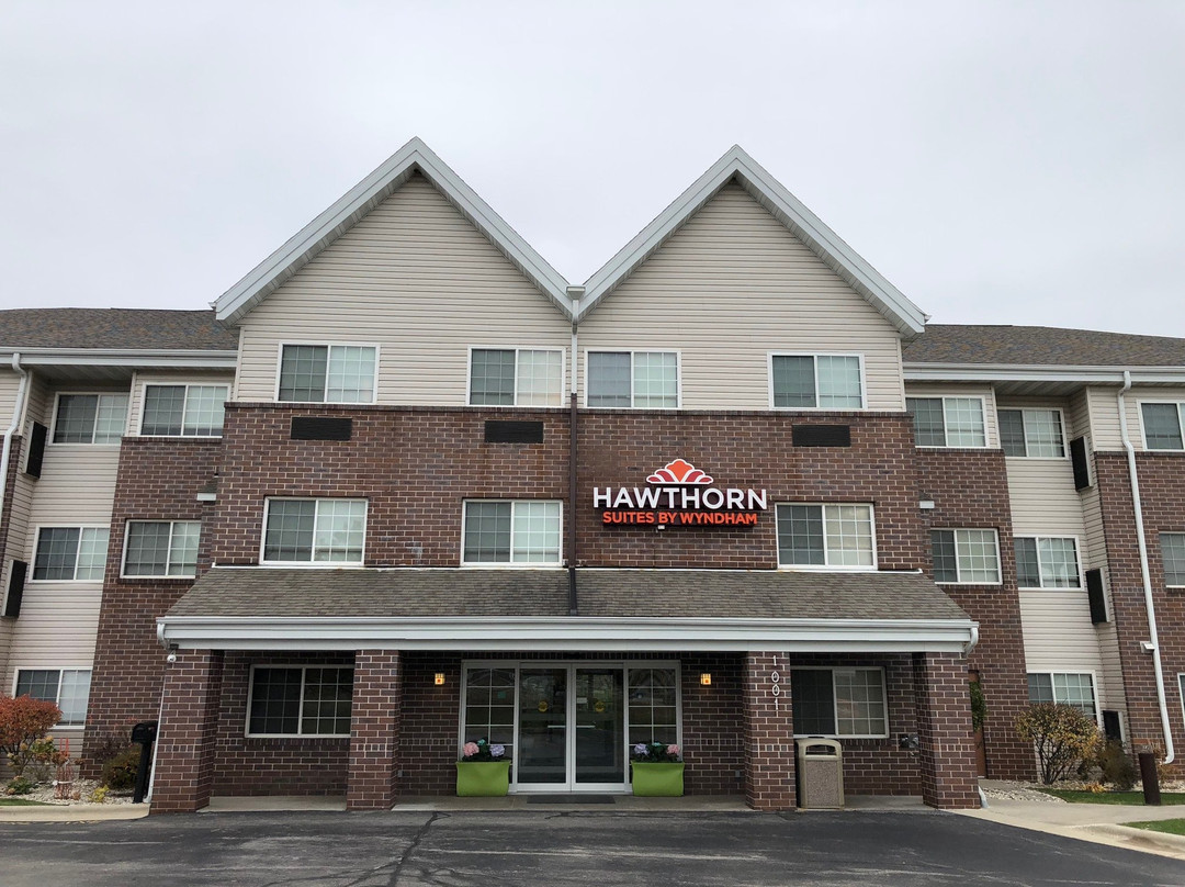 Hawthorn Suites By Wyndham Oak Creek/Milwaukee Airport主图