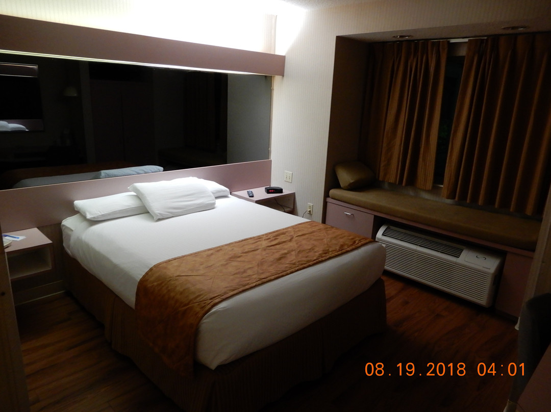 CenterWay Hotel主图