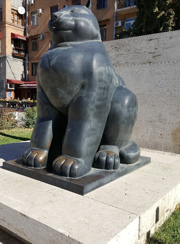 Cat Statue-埃里温必去景点