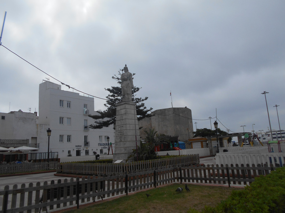 Monumento a Guzman El Bueno-塔里法必去景点