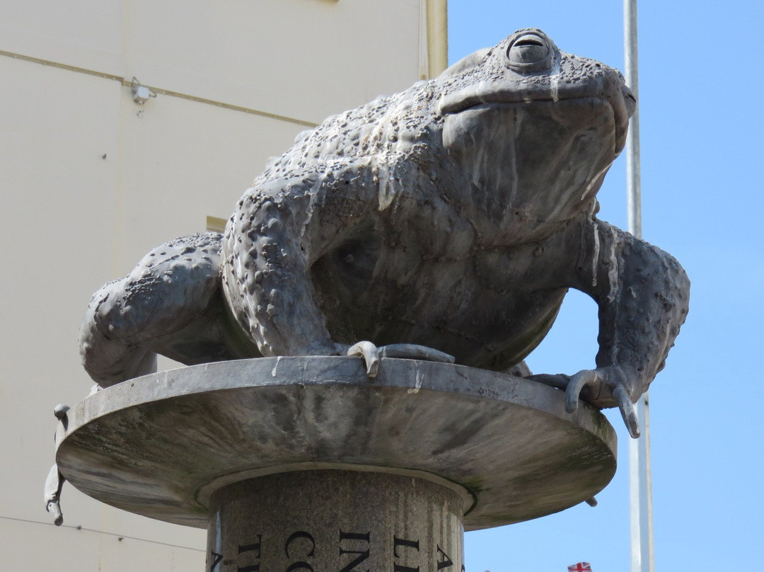 Statue of The Toad-St. Helier必去景点