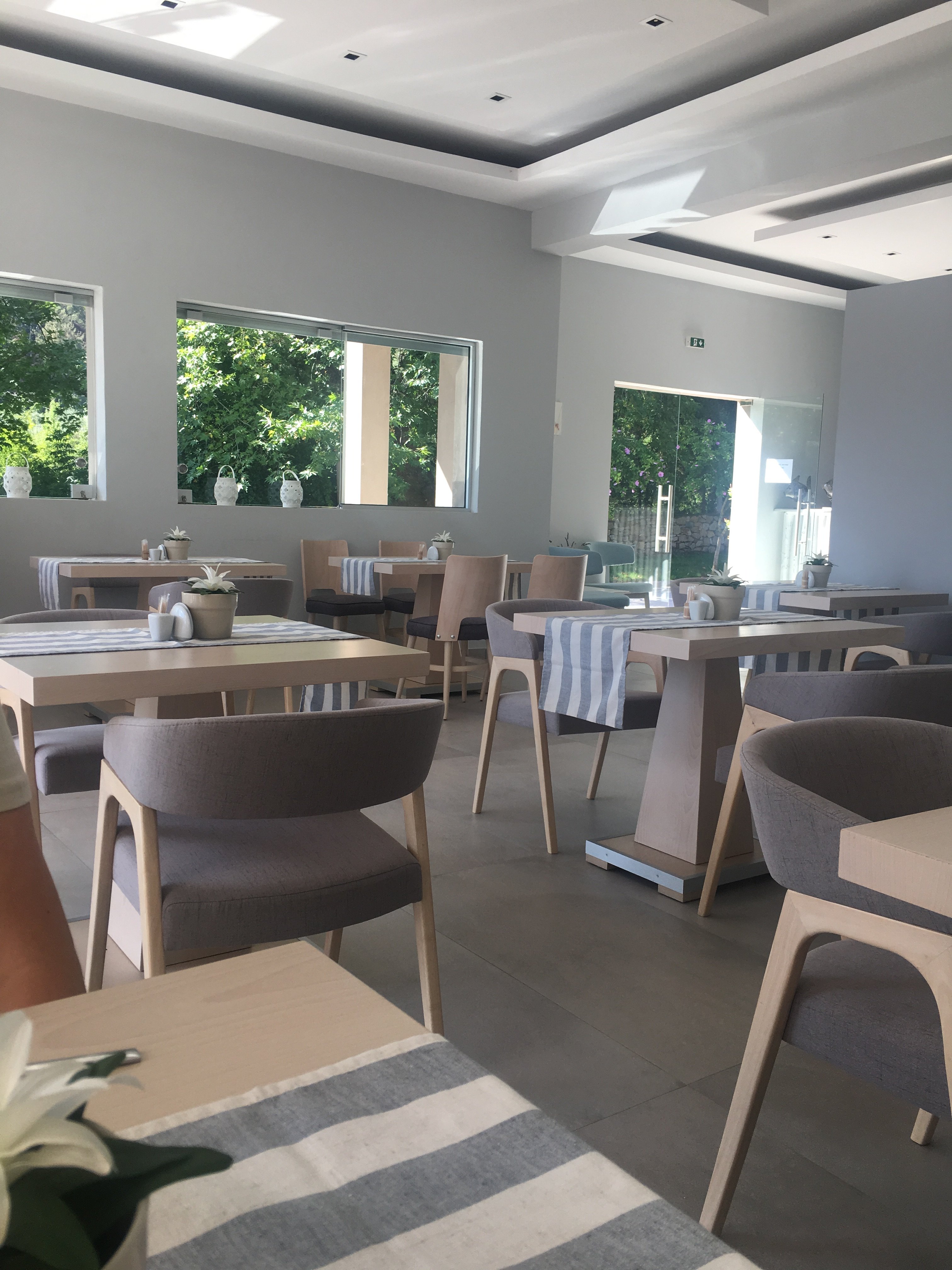 Aroma Beach Hotel-官方