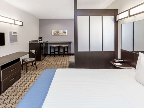 埃尔克哈特麦客达套房酒店主图