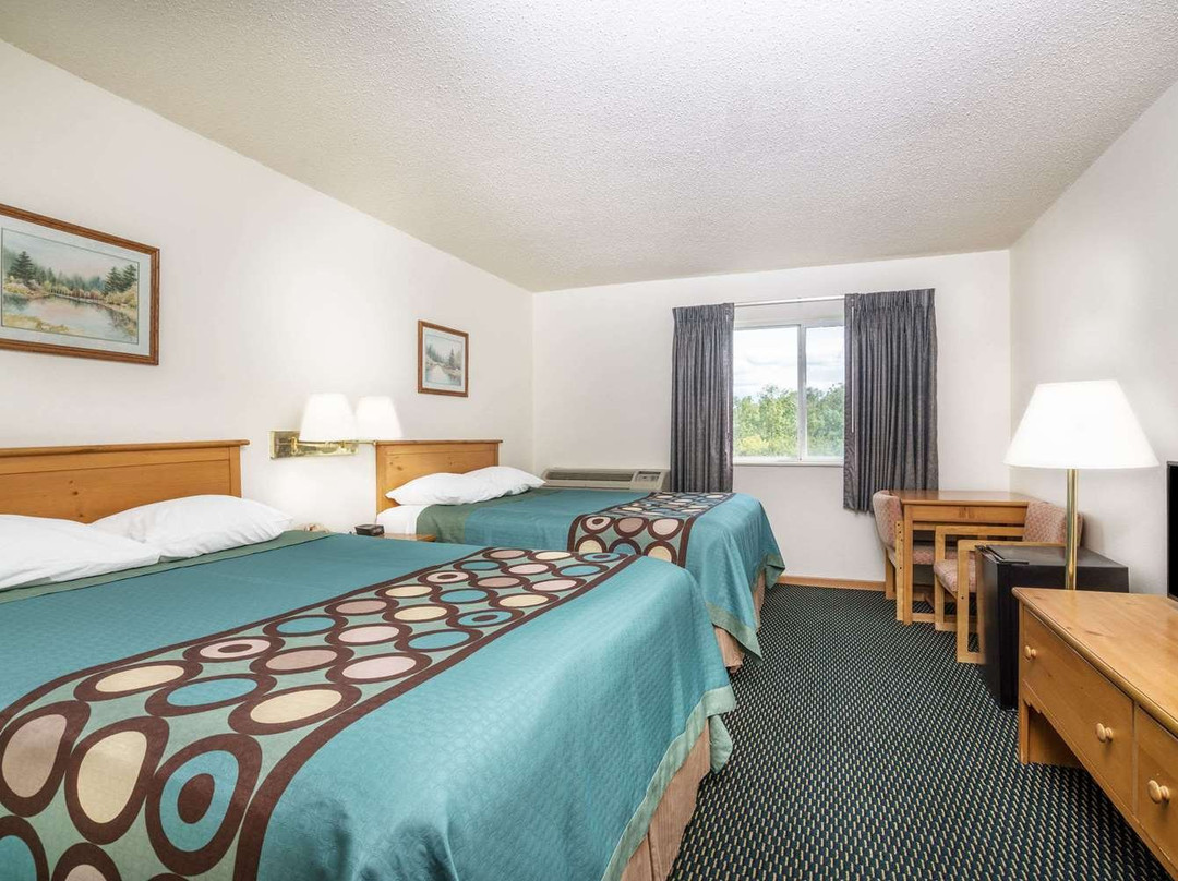 Super 8 by Wyndham Phillips主图