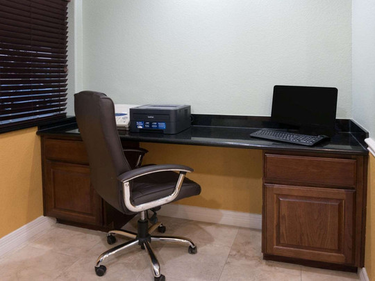 Super 8 by Wyndham Rosenberg TX主图