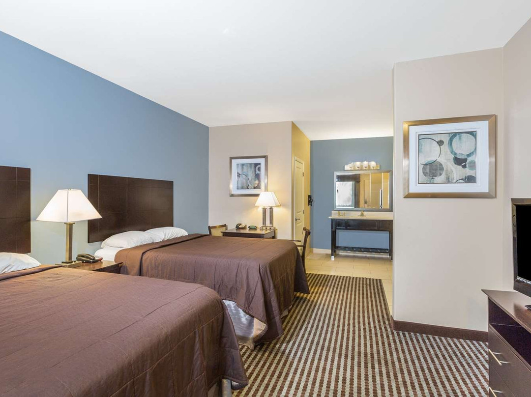 Super 8 by Wyndham Center主图