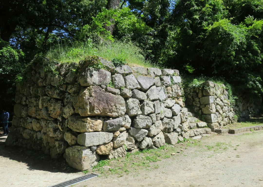 Yoshida Castle景点图片