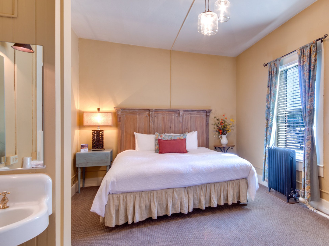 The Truckee Hotel主图