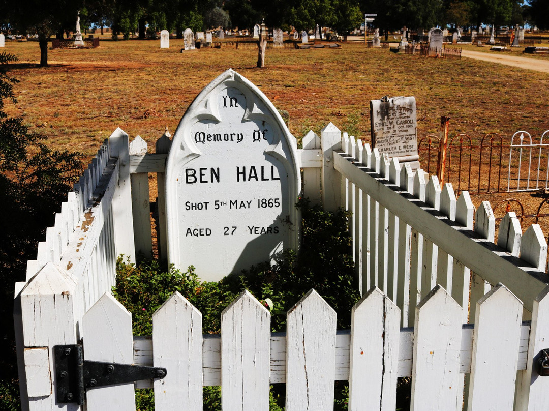 Forbes Cemetery景点图片